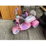 HELLO KITTY SCOOTER