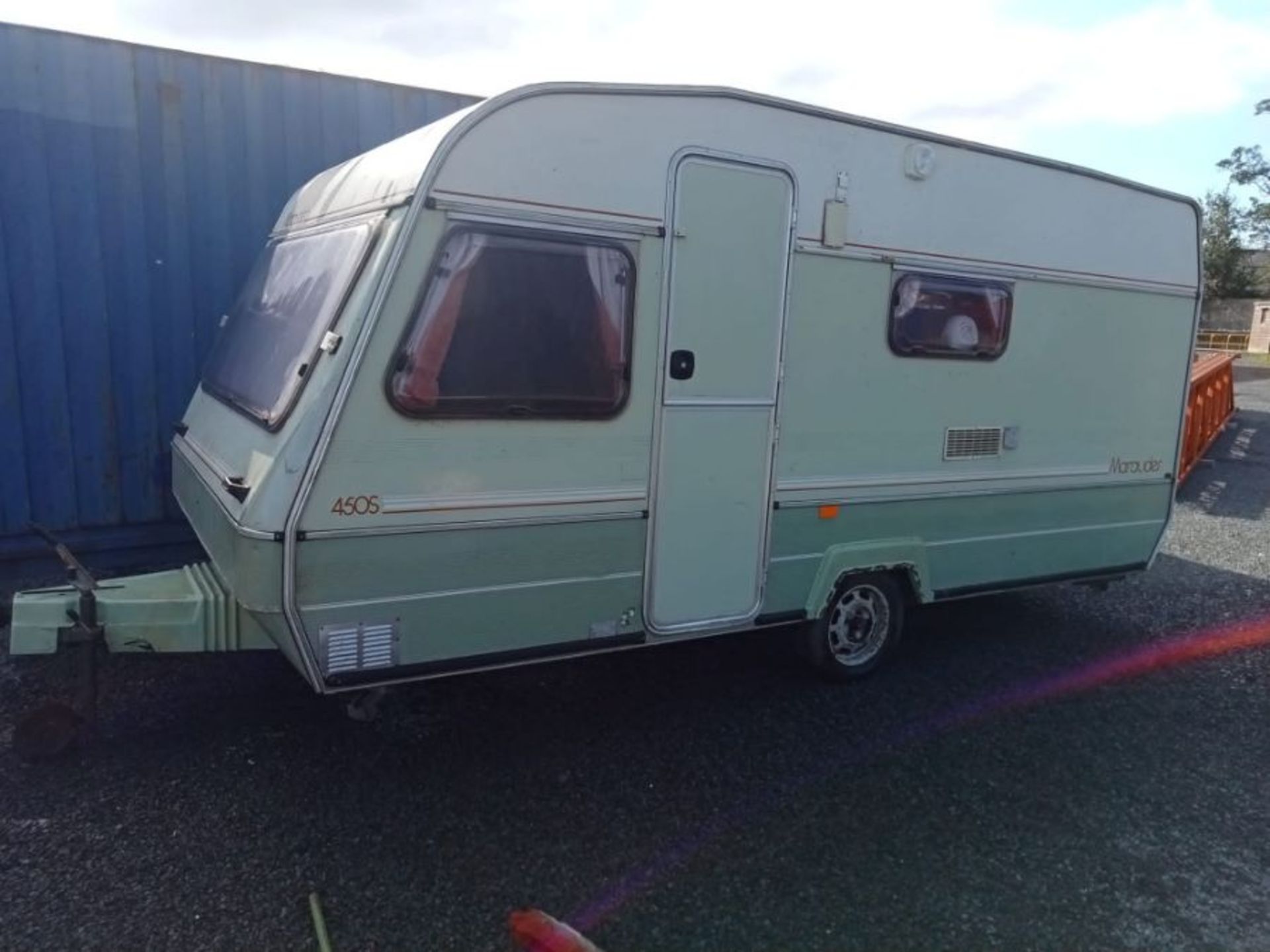 MARAUDER 450S TOURING CARAVAN WITH AWNING (GOOD CONDITION) (CARAVAN LOCATION IS IN KESH YARD)