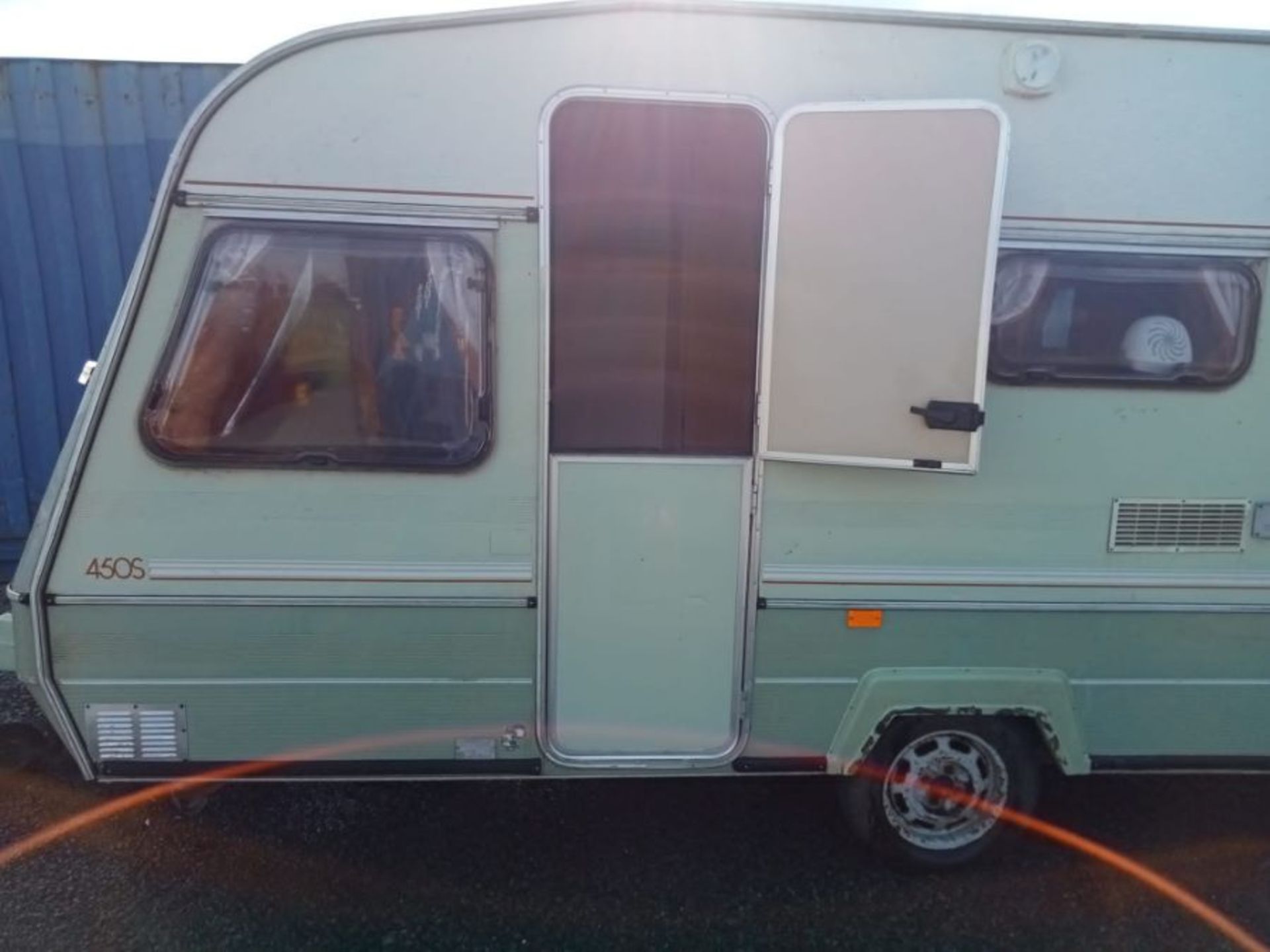 MARAUDER 450S TOURING CARAVAN WITH AWNING (GOOD CONDITION) (CARAVAN LOCATION IS IN KESH YARD) - Image 2 of 5