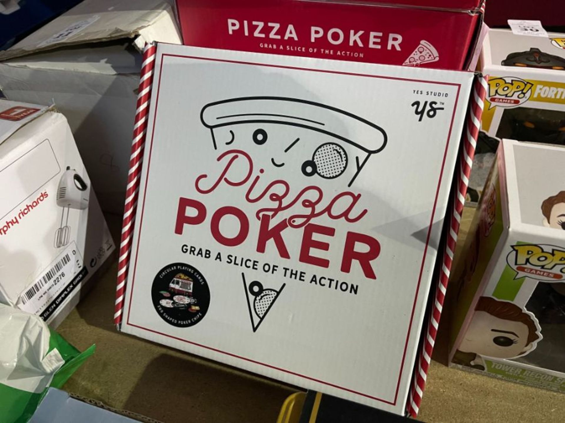 YES STUDIO PIZZA POKER BOARD GAME RRP £20 (SEALED)