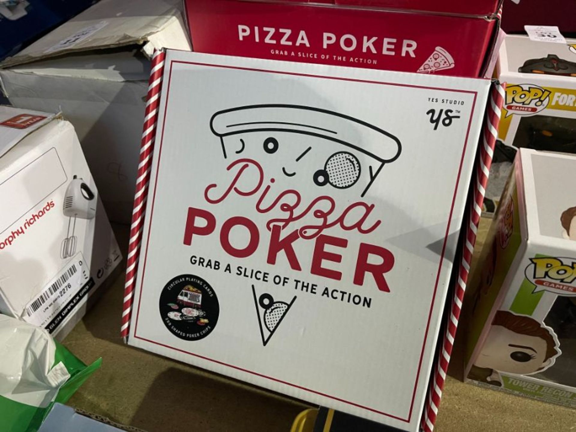 YES STUDIO PIZZA POKER BOARD GAME RRP £20 (SEALED)