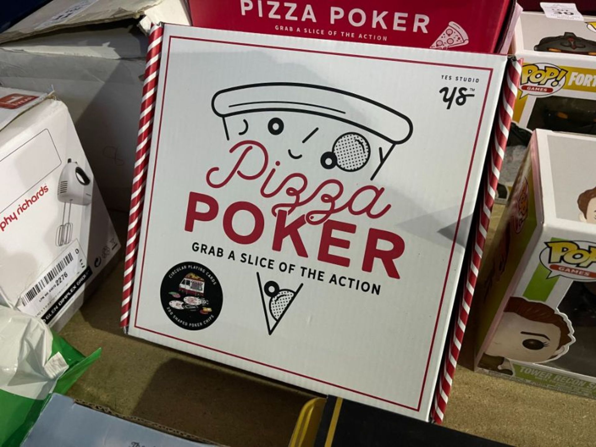 YES STUDIO PIZZA POKER BOARD GAME RRP £20 (SEALED)