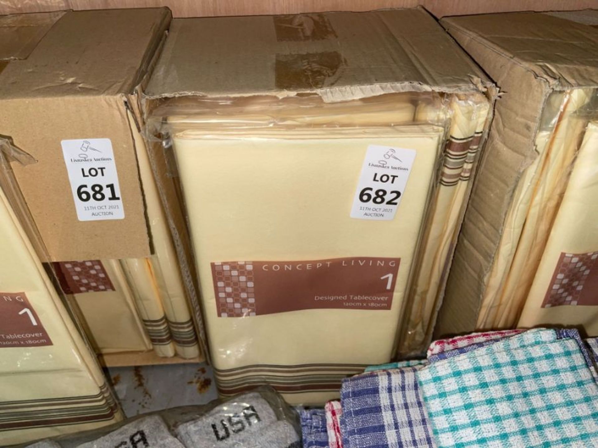 BOX OF DISPOSABLE TABLE CLOTHS