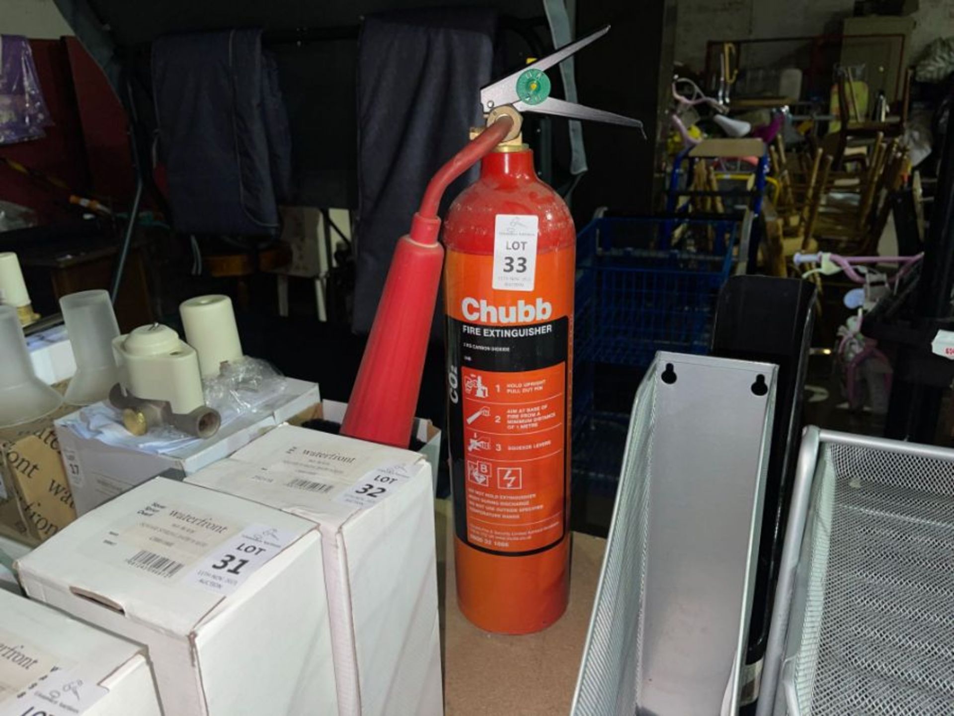 CHUBB CARBON DIOXIDE FIRE EXTINGUISHER (FULL)