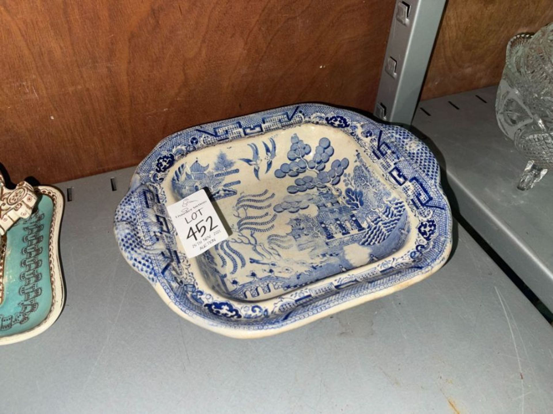 WILLOW PATTERN BLUE & WHITE DISH