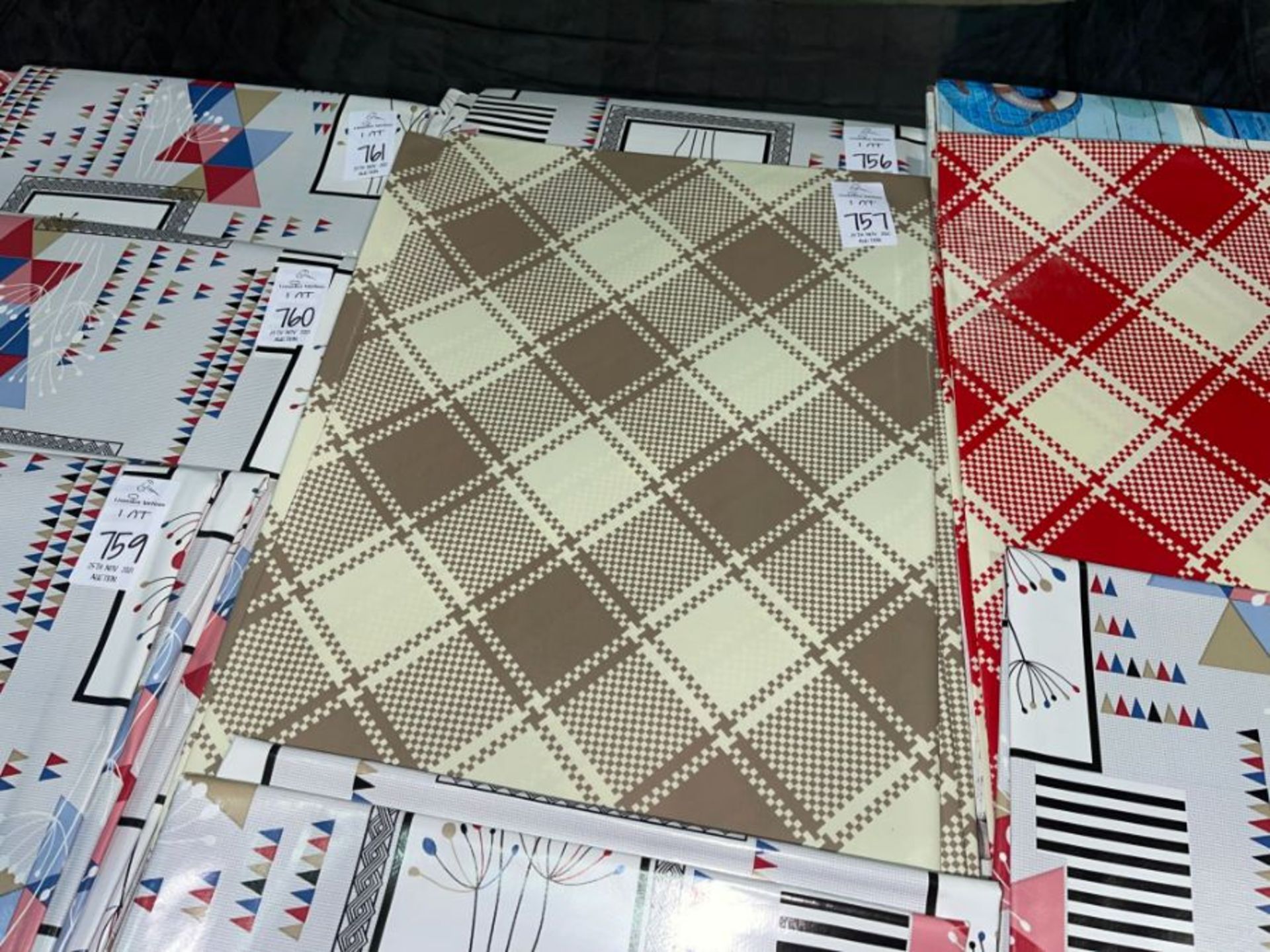 BROWN CHECKED PVC TABLE CLOTH