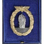 German Kriegsmarine war badge in fitted case, Minesweeper, RK maker marked