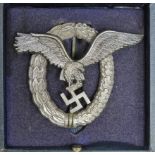 German Pilots Luftwaffe war badge, Junker Berlin maker marked, in fitted case