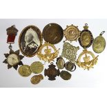 Queen Victoria items (15) comprising 5 badges, 5 medals, 1 plaque, 3 clips and 1 button