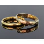 18ct yellow gold 2.5mm court profile band ring with Millenium hallmark, finer size O, weight 3.6g.