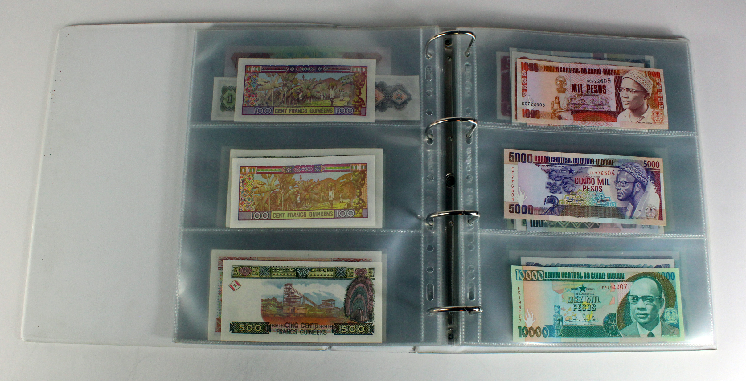 World, Africa (151) a superb collection of Uncirculated notes in an album, Algeria, Angola, - Image 20 of 44