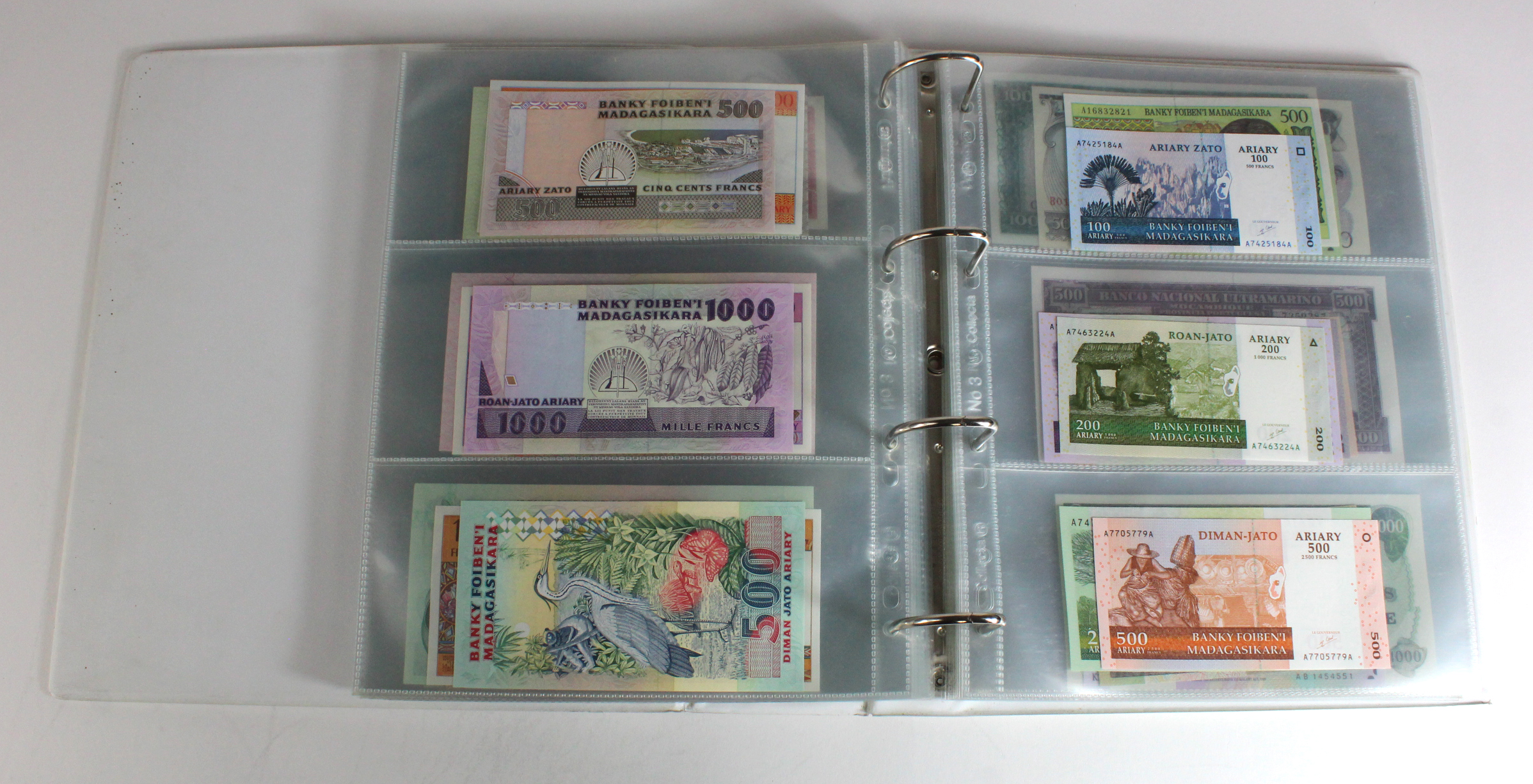 World, Africa (151) a superb collection of Uncirculated notes in an album, Algeria, Angola, - Image 30 of 44