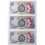 Isle of Man 5 Pounds (3) issued 1975 & 1979, signed John W. Paul (IMPM M517, Pick30b) one with a