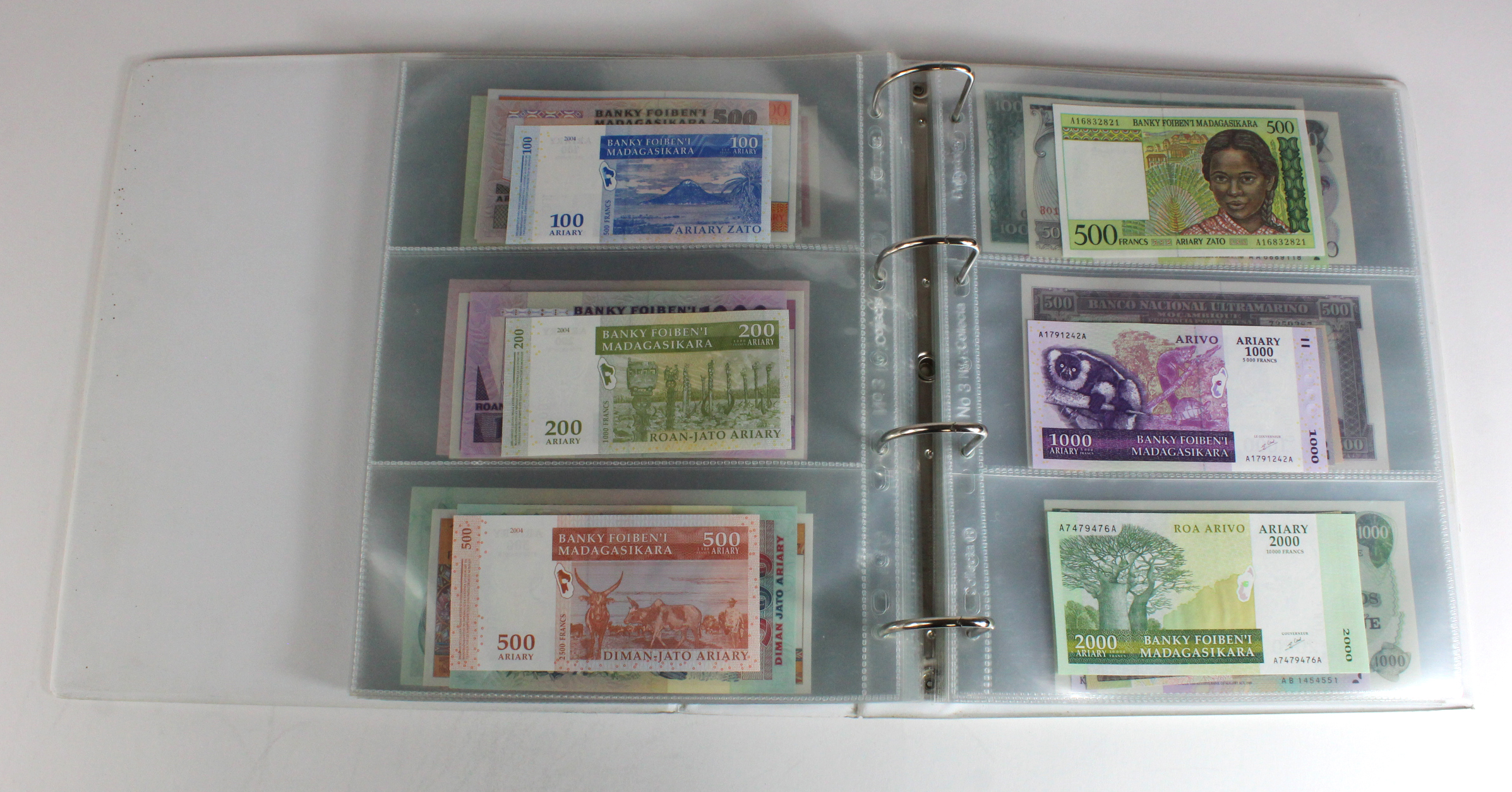 World, Africa (151) a superb collection of Uncirculated notes in an album, Algeria, Angola, - Image 31 of 44