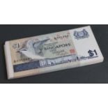 Singapore 1 Dollar (50) issued 1976, a consecutively numbered run serial E/98 0312150- E/98