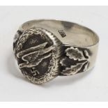 German Nazi silver (stamped 800) mans ring, with Luftwaffe Parachutist eagle