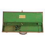 Gun case, a good canvas, leather and wooden gun case for a double barrelled shotgun of 30/31" inch