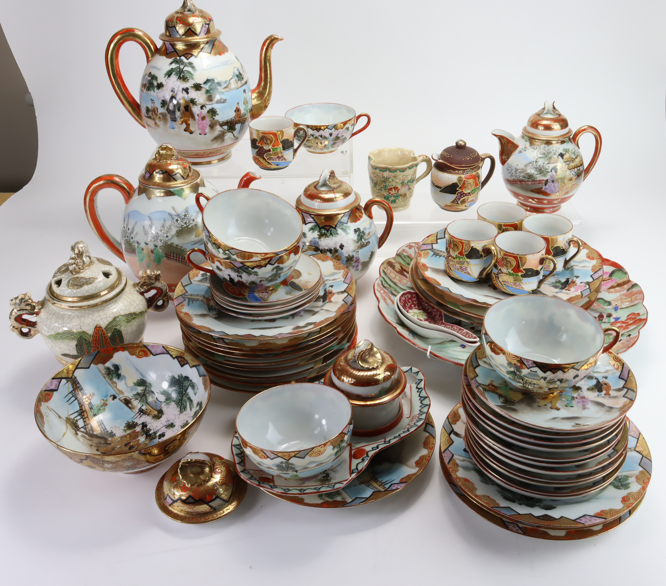 Japanese Egg shell porcelain - A large collection of Japanese porcelain to include tea wares of