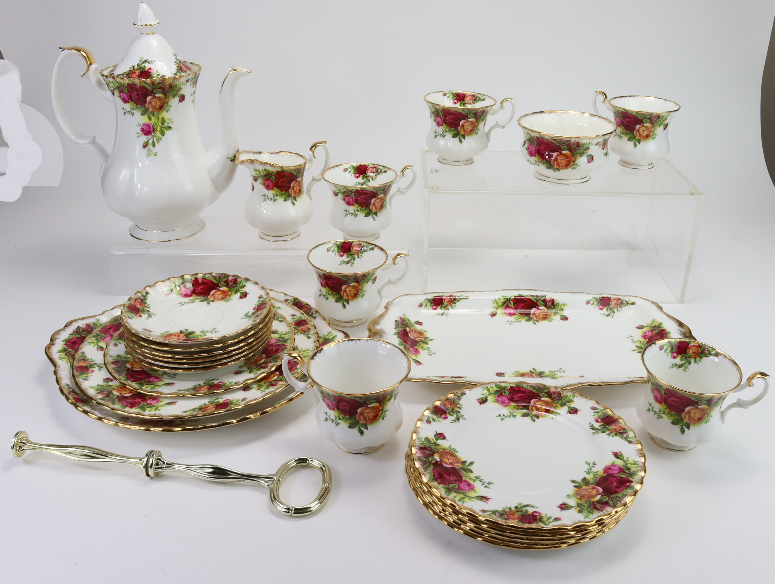 Royal Albert Old Country Roses coffee service consisting of six cups, six saucers, five side plates,