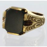 9ct yellow gold rectangular signet ring set with bloodstone, finger size P/Q, weight 6.5g