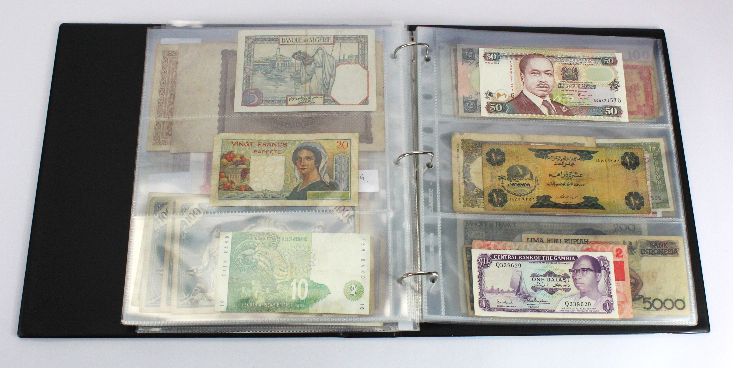 World (200), an interesting collection in Banknote album, Belgium, UAE, Japan, Malta, Belize, Bank - Image 23 of 41