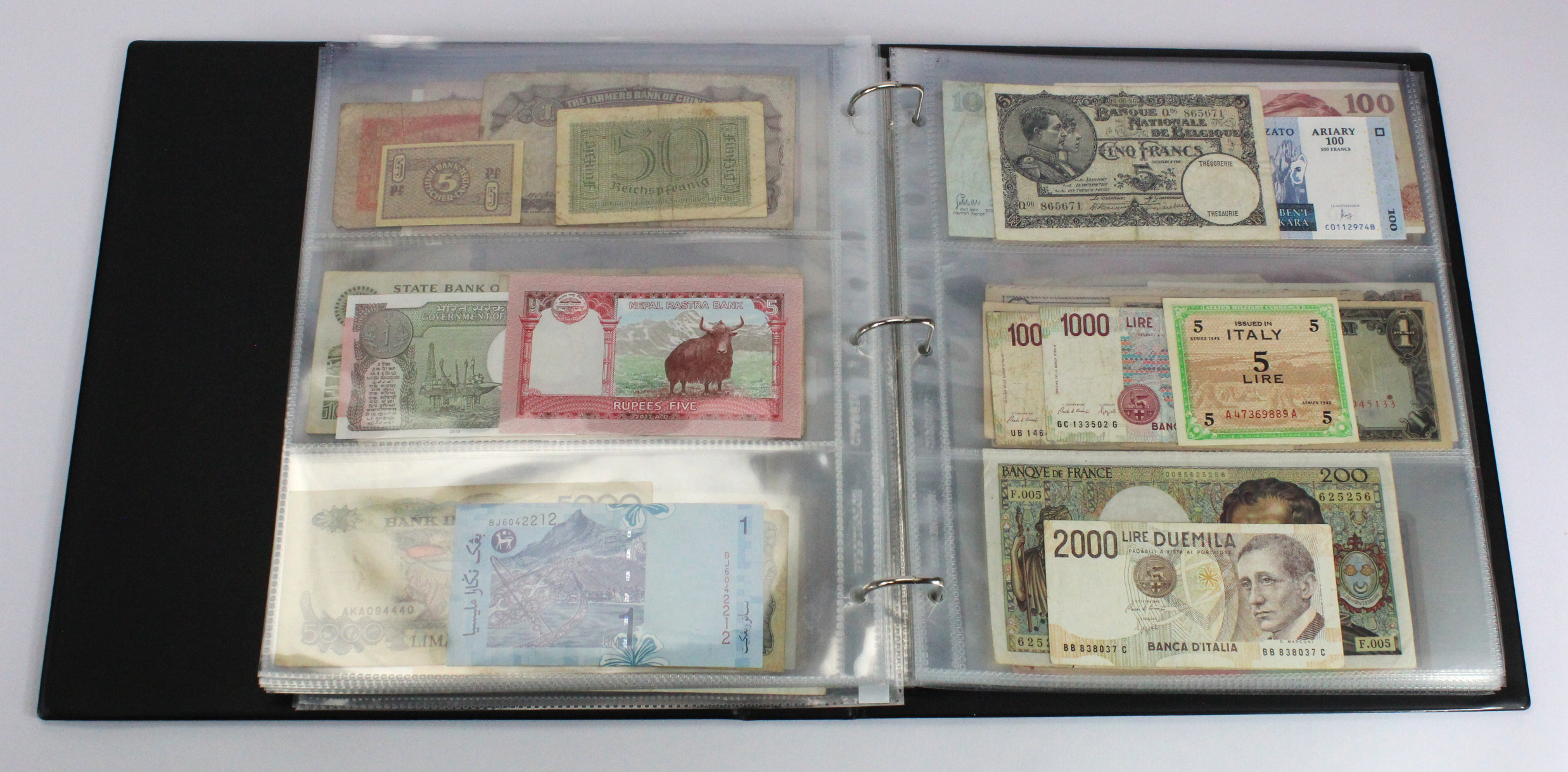 World (200), an interesting collection in Banknote album, Belgium, UAE, Japan, Malta, Belize, Bank - Image 27 of 41