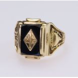 10ct yellow gold 1965 college ring with concave rectangular onyx and decorative shoulders, finger