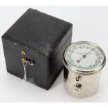Speed indicator (no. 13869), contained in original leather case, diameter 70mm approx.