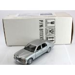 Franklin Mint 1:24 scale 1998 Rolls Royce Silver Seraph, with certificate of authenticity, contained