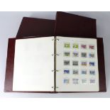 Australia 1913-1992 mint or um collection in 2x volumes, with a useful array of Roos to 2s and GV