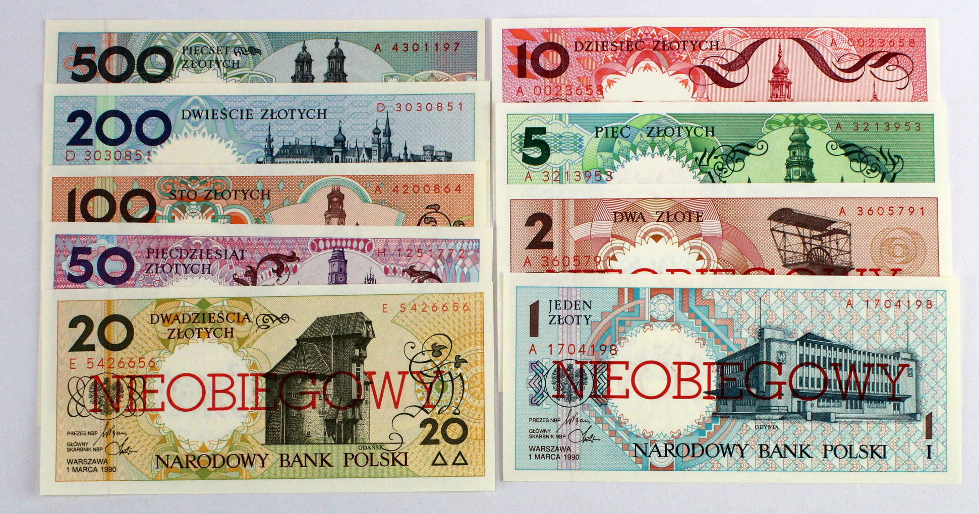 Poland (9), 1, 2, 5, 10, 20, 50, 100, 200 & 500 Zlotych issued 1st March 1990, all with red