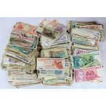 World (over 1200), large collection of world banknotes in mixed grades, some duplication and some