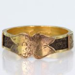 15ct mourning ring, hallmarked Chester 1888. Size Q, weigt 2.4g