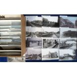 Postcards/Photos, a similar collection of approx. 300 postcards/photos of UK Railway stations