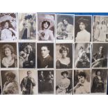 Postcards, Edwardian Theatre, a collection of approx. 140 cards of Actors & Actresses, inc. Marie