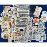 Trade cards, Football, a quantity of loose trade cards inc. Esso Squelchers, Barratt's, Famous