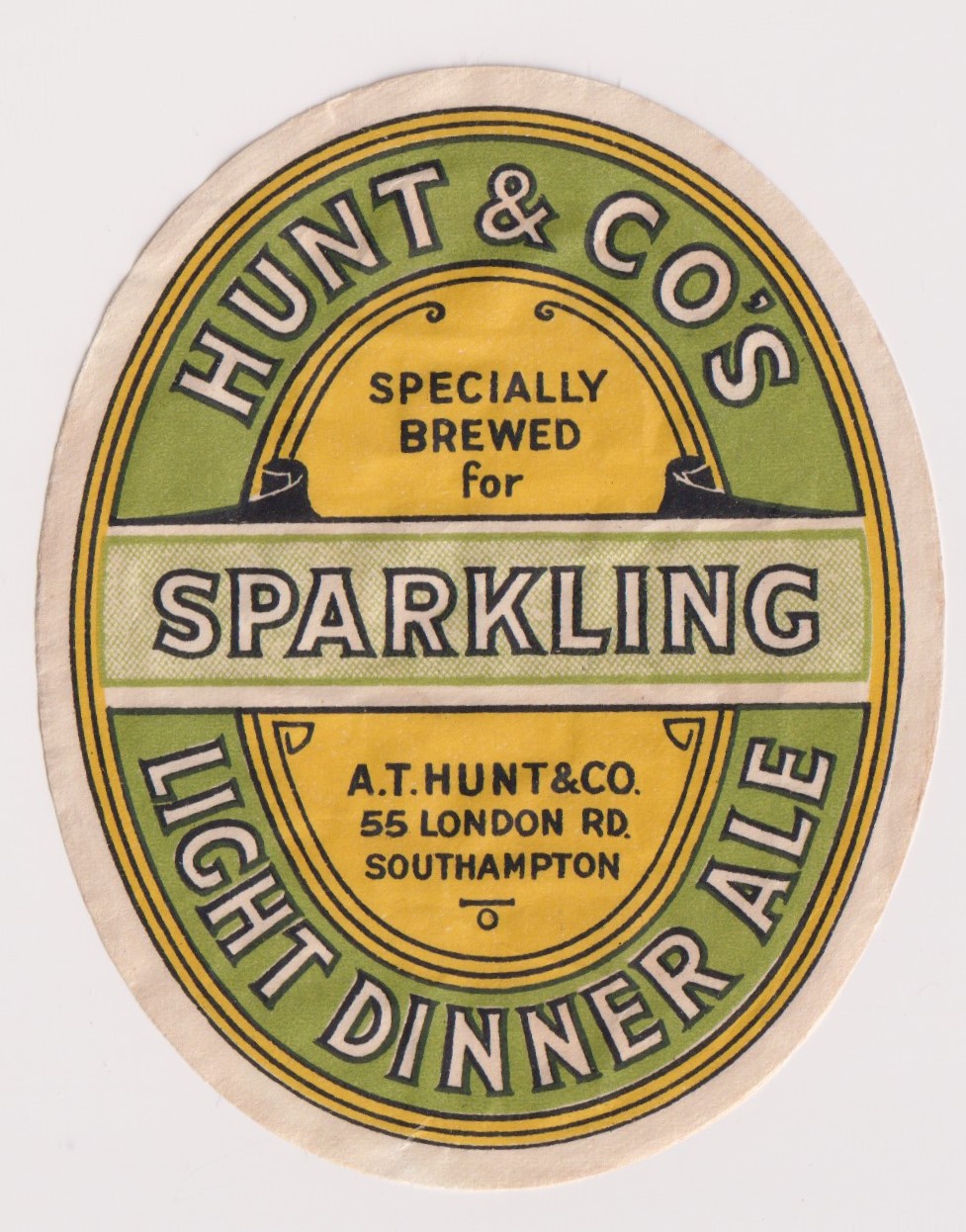 Beer label, A T Hunt & Co, Sparkling Light Dinner Ale, vertical oval 97mm high (gd) (1)