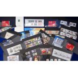 Stamps, GB QEII small packet of UM stamps, min sheets etc. Rough face £145