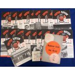 Football programmes, Manchester United homes, 1959/60, set of 21 League programmes plus Sheffield