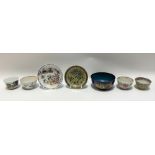 Four various oriental tea bowls, two saucer dishes and a cloissone bowl (7).