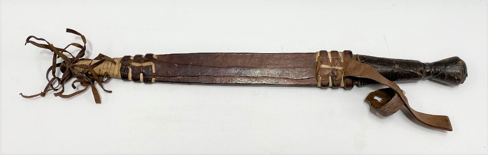 African tribal short sword with leather covered grip and steel blade, the sheath with punched zigzag - Image 2 of 4