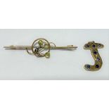 9ct gold bar brooch set with three peridot stones and two seed pearls; together with a 9ct gold