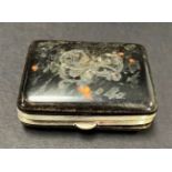 An early 20th century tortoiseshell pique coin purse, inlaid with silver with the initial 'P' and