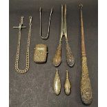 Miscellaneous silver, including a silver handled buttonhook, a pair of silver handled glove