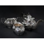 A George VI silver three piece tea set, maker G.V., Birmingham 1940, weight 31oz approx.