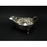 An Edwardian silver sauce boat by Streeter & Co Ltd, London 1902, width 14cm, weight 3.40oz approx.