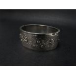 A Victorian hallmarked silver hinged bangle, Birmingham 1884, weight 1oz approx.