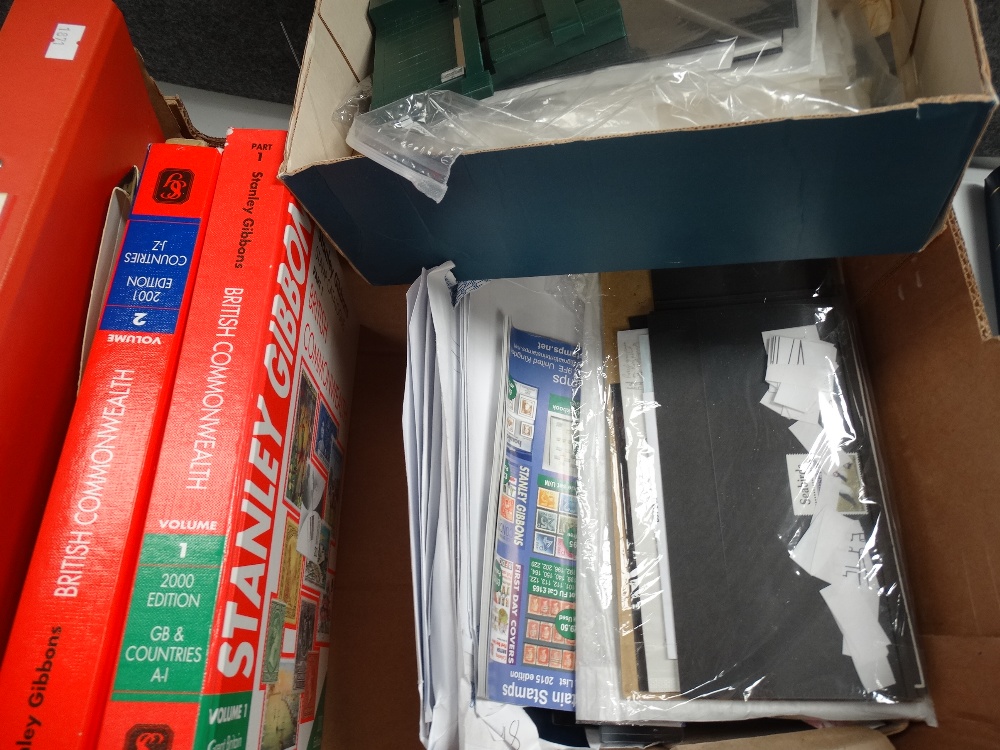 Two boxes of collectors sundries and equipment UV lamp (not tested), Signoscope T2 and many