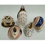 Five Royal Crown Derby 'Imari' pattern paperweights modelled as animals (frog AF).