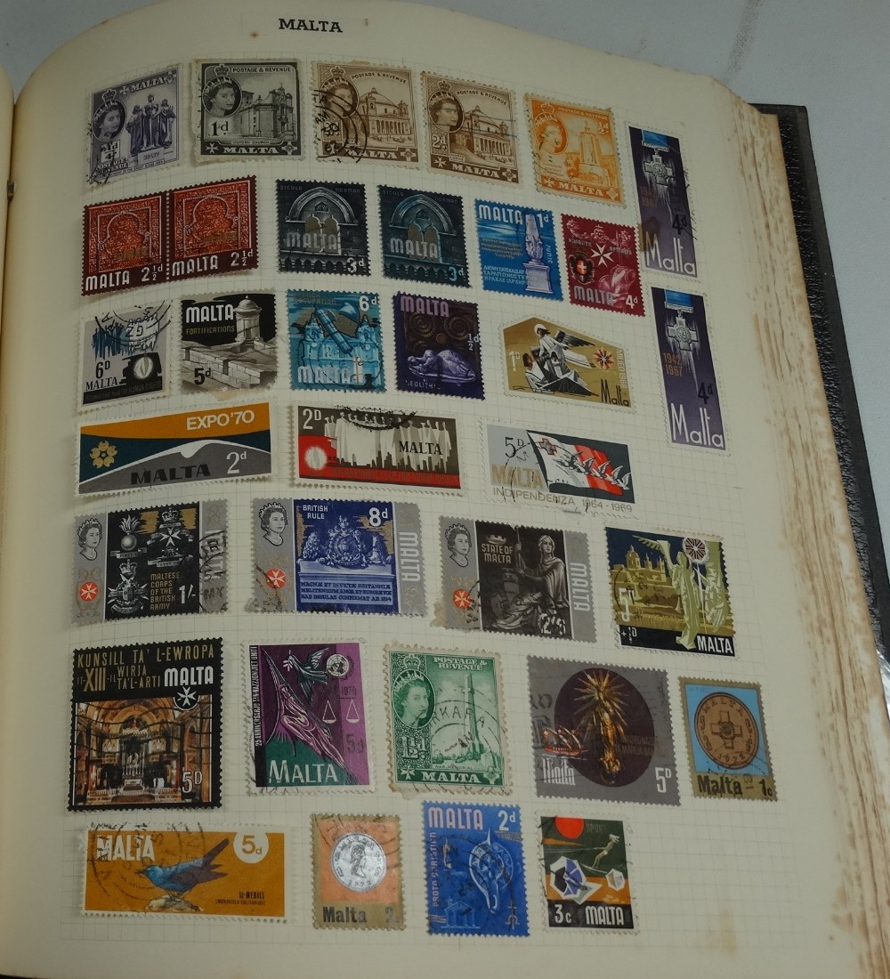 An amateur stamp album, mostly used examples, early 20th century to modern. - Bild 2 aus 4